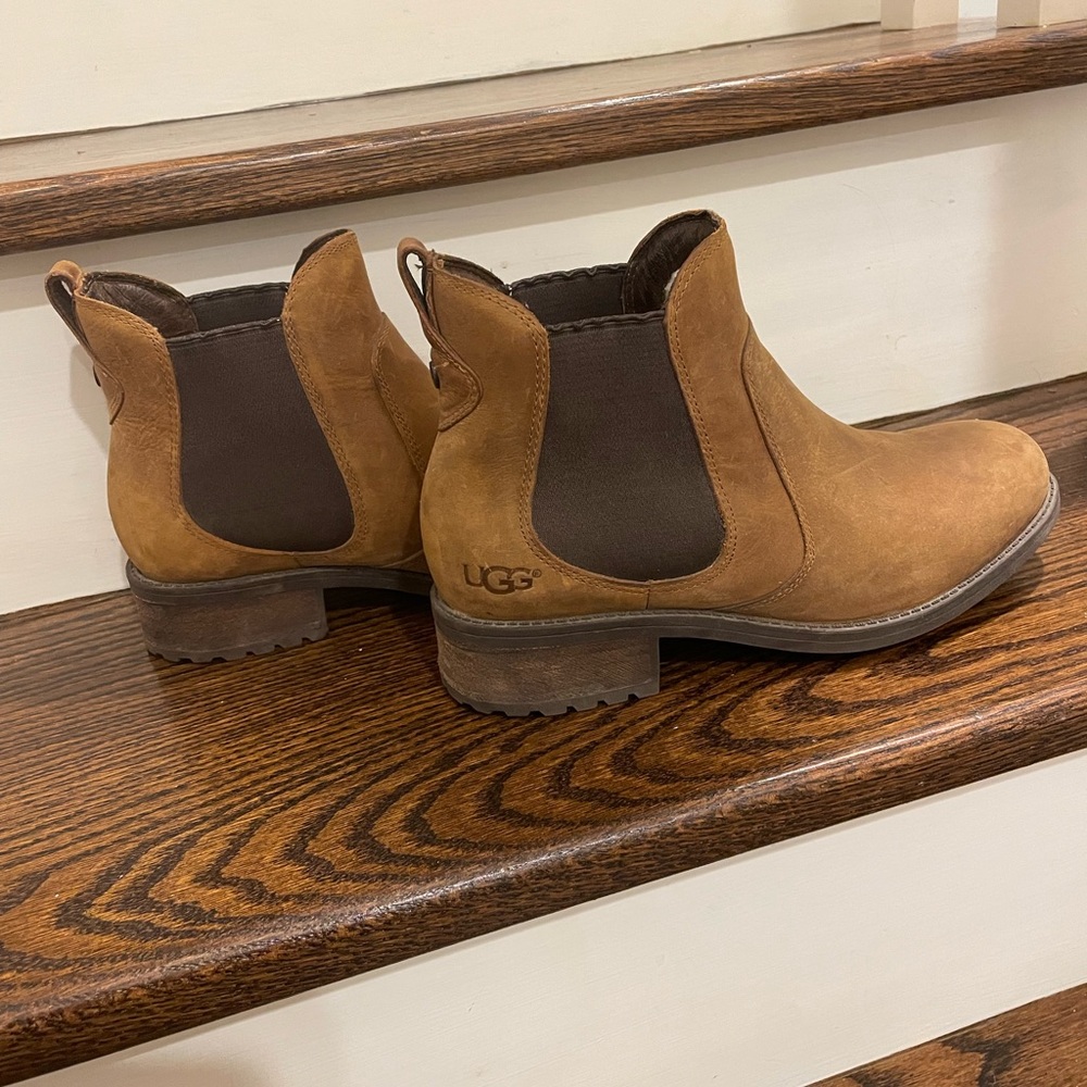 UGG Sherpa Ankle Booties. size US 8